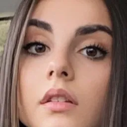 Singer - Chat with Alaska - Sextingme AI 