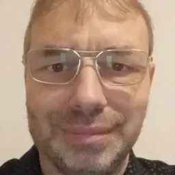 Forest - Chat with Sascha  - Sextingme AI 