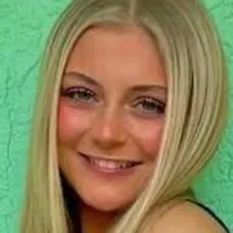 Foreign City - Chat with Sarah  - Sextingme AI 