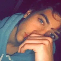 King - Chat with Lucas Hunter Turner - Sextingme AI 