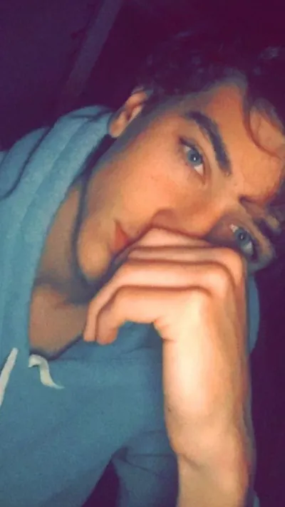 Chat with Lucas Hunter Turner - Sextingme AI 