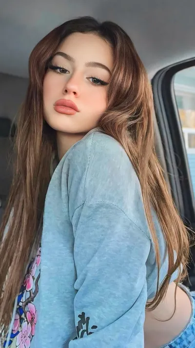 Chat with Sierra - Sextingme AI 